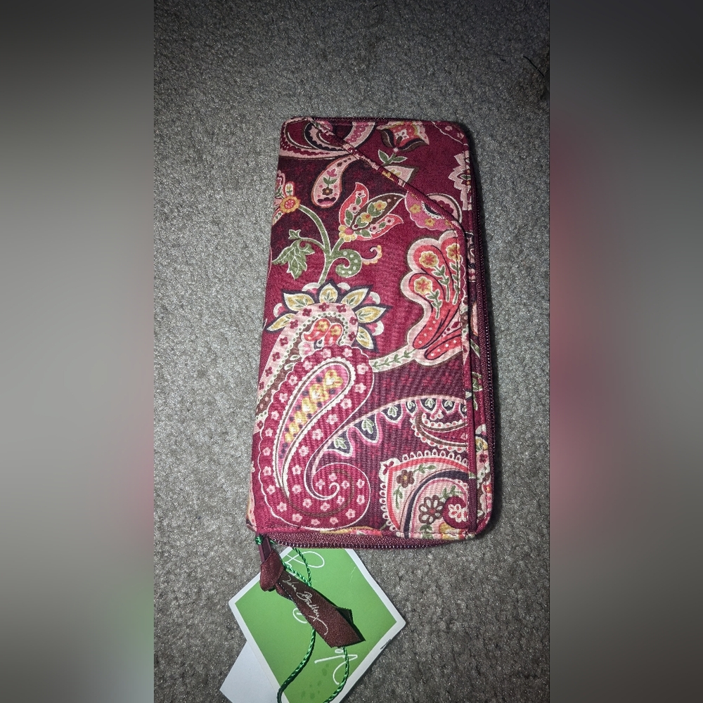 NWT Vera Bradley travel organizer in Piccadilly Plum